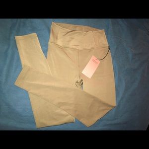 New w/ Tag Fern FLOAT leggings